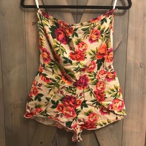 KIMCHI BLUE Adorable Floral Romper